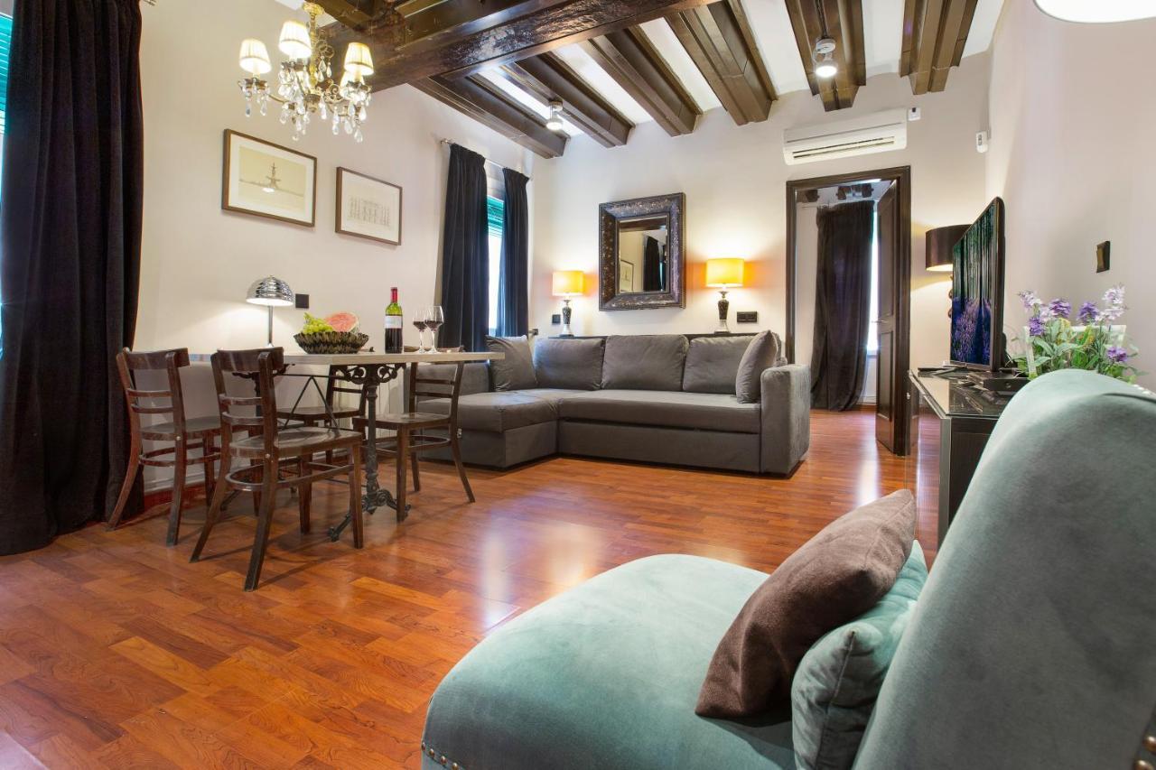 Stay U-Nique Apartments Carretes برشلونة المظهر الخارجي الصورة
